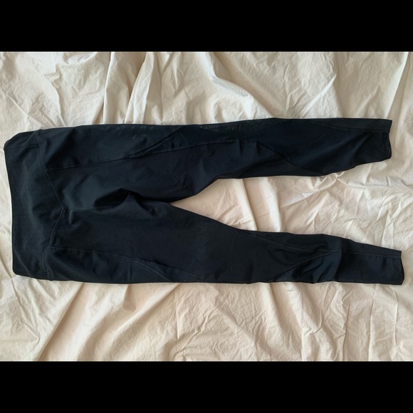 Women’s Nike High-Rise Leggings with Side Pocket - Picture 3 of 4